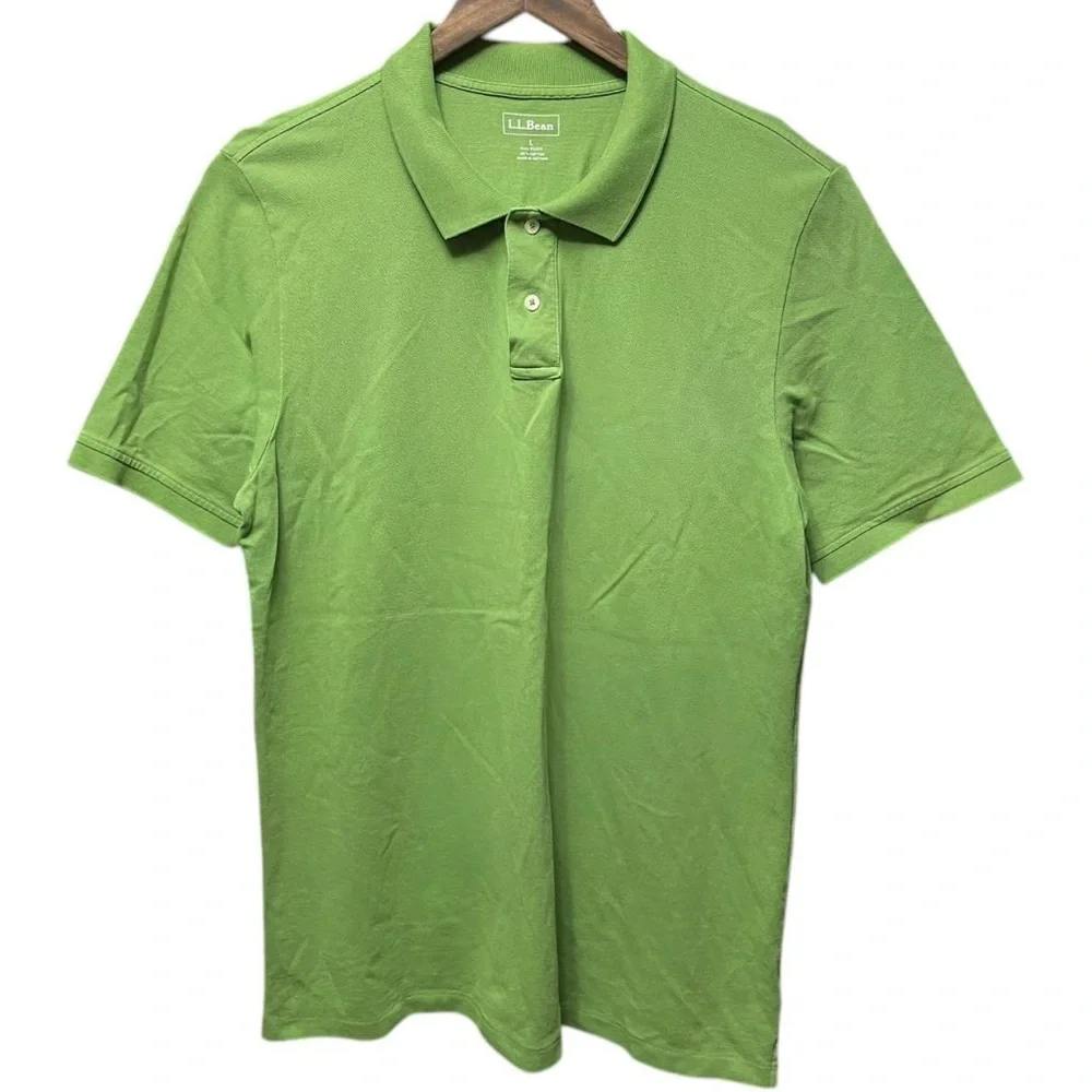 plain blank green L.L. Bean short sleeve collared casual two button polo shirt